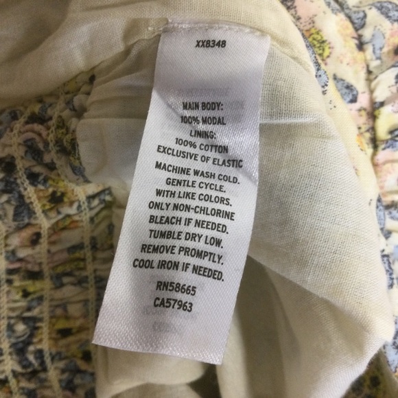 Something Navy Floral Smocked Romper In YELLOW SAND ROMANTIC DITSY SZ 18 Months - Picture 11 of 12